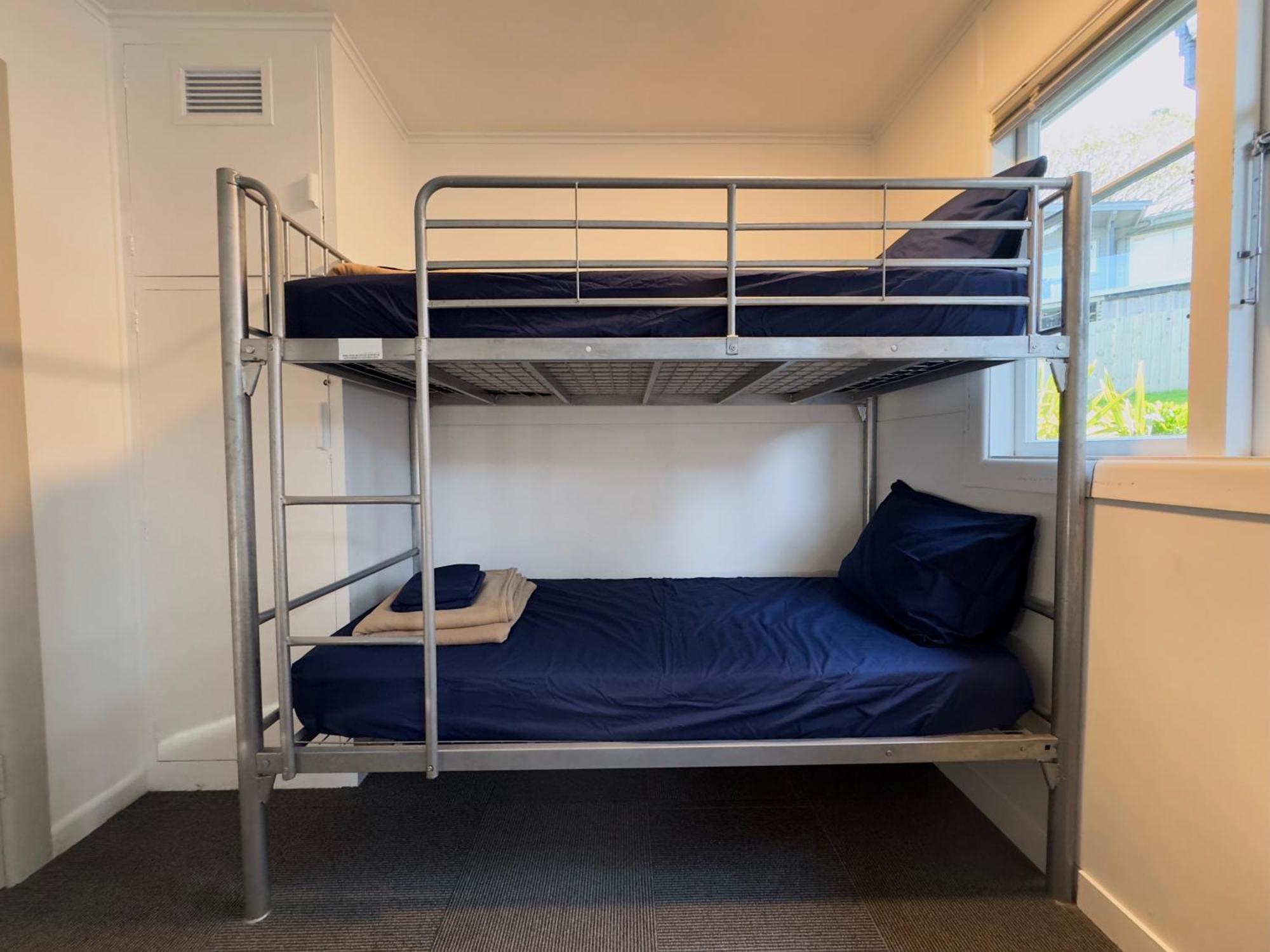 Waiheke Backpackers Hostel Onetangi Экстерьер фото
