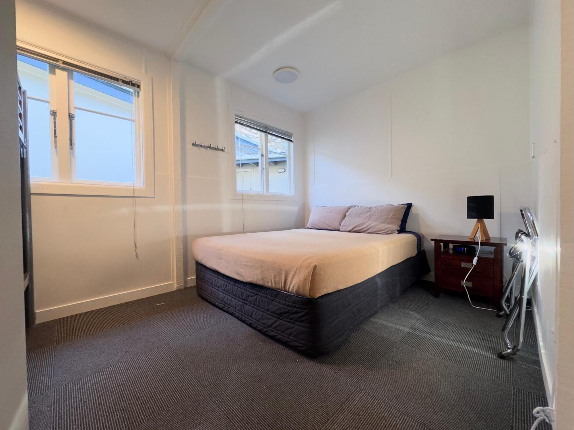 Waiheke Backpackers Hostel Onetangi Экстерьер фото